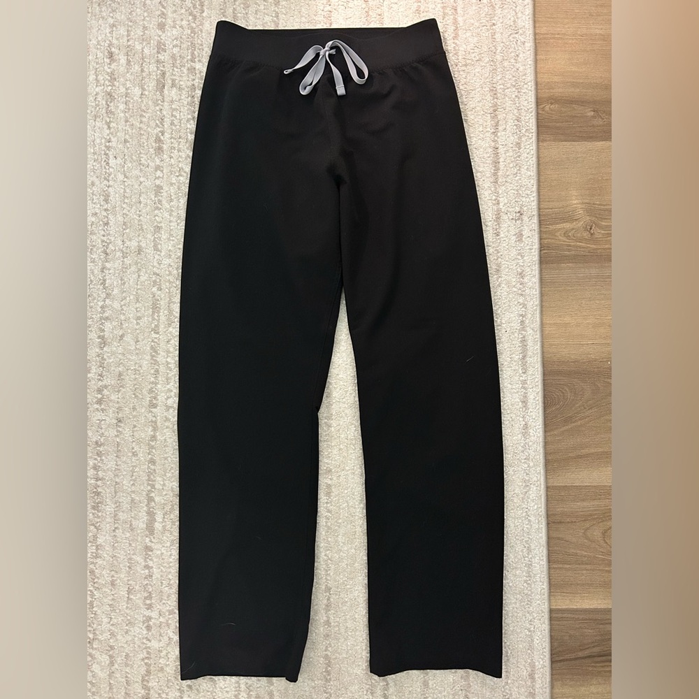 FIGS Women’s Livingston Black Scrub Pant
